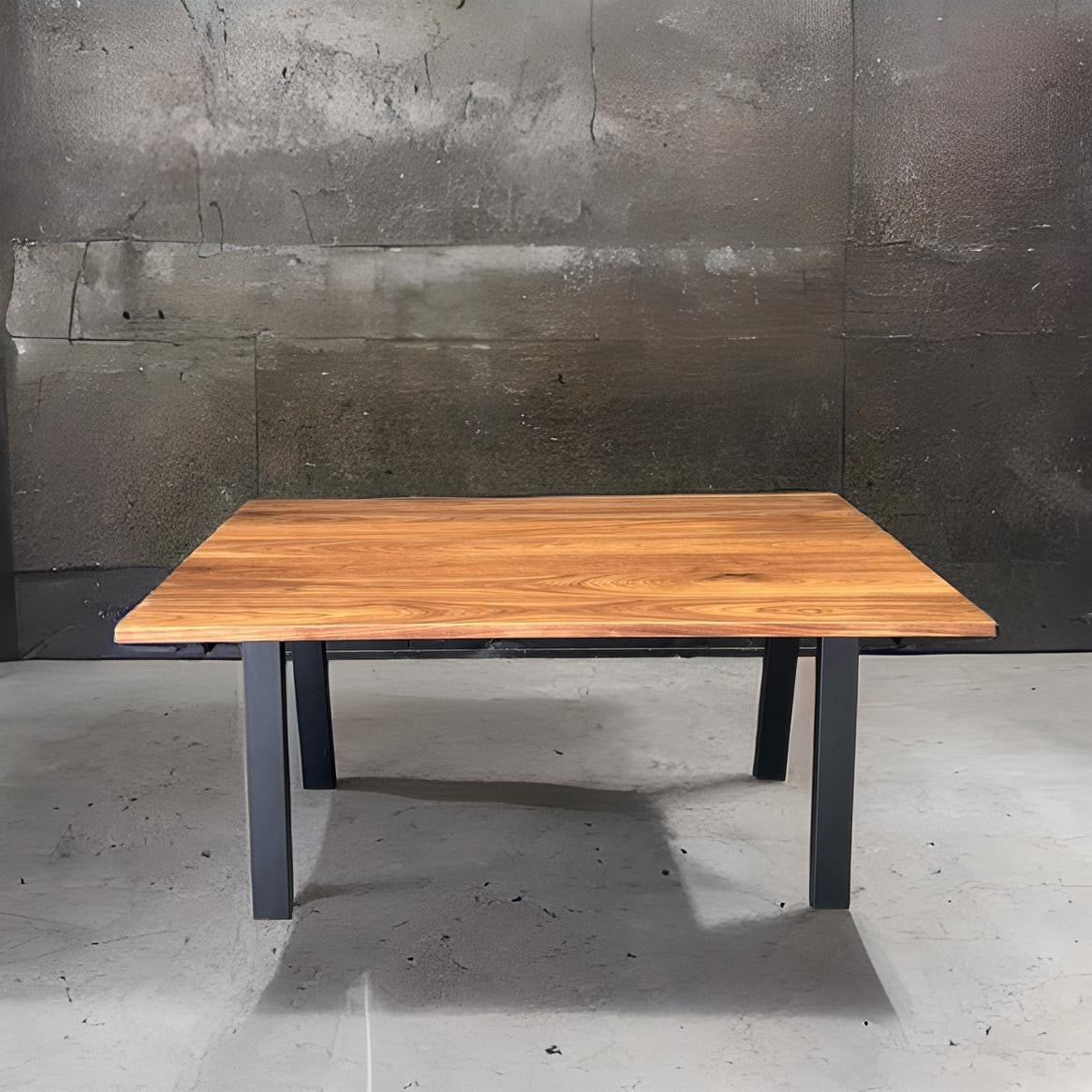 Noix Dining Table