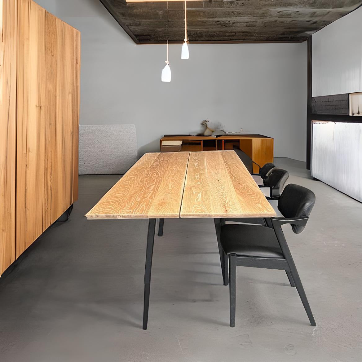 Fendre Dining Table