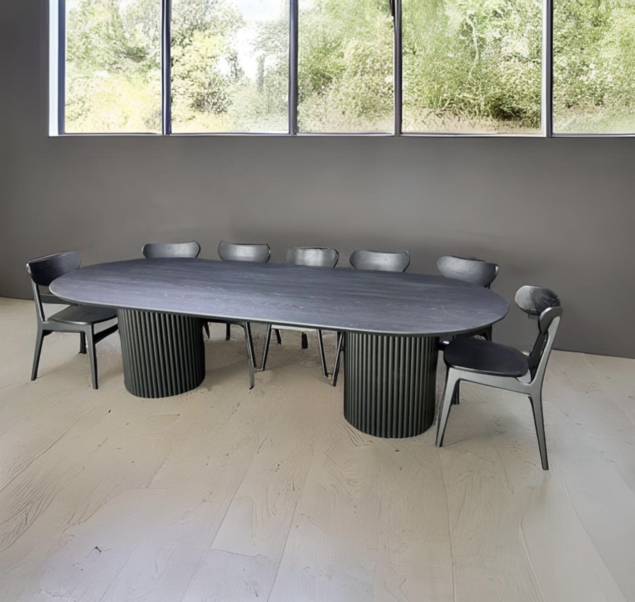 Ovale Dining Table